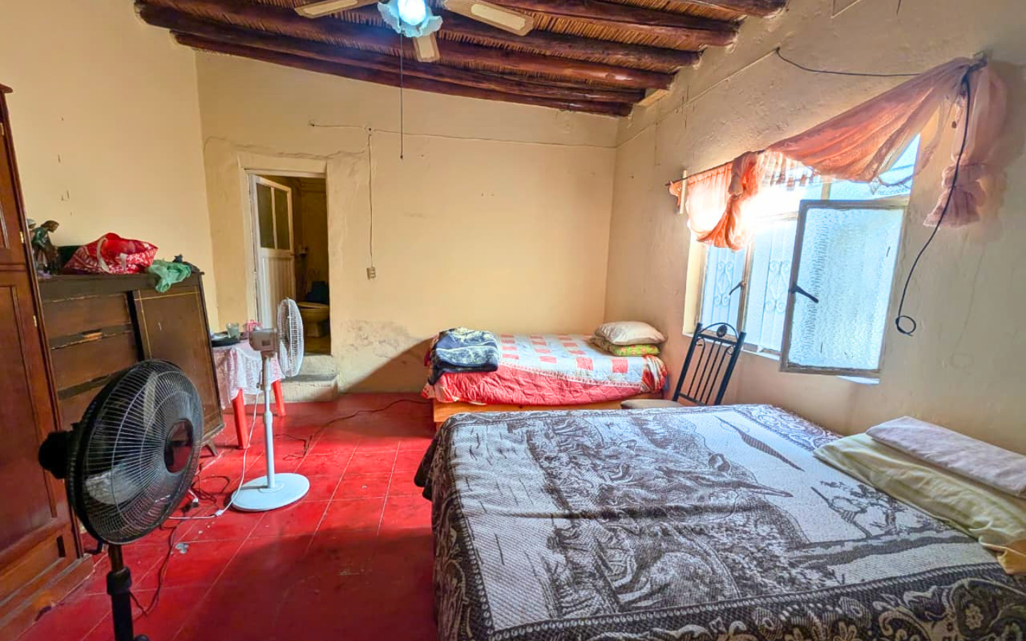 81 Casa en Venta de 5 habitaciones