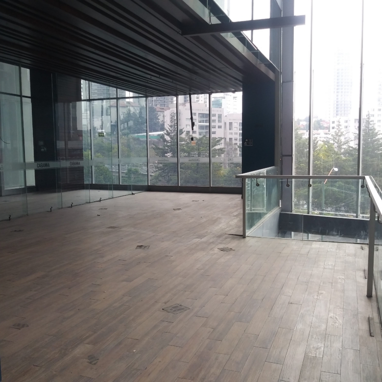 RENTA: Local comercial en Escape Santa Fe, ciudad de México