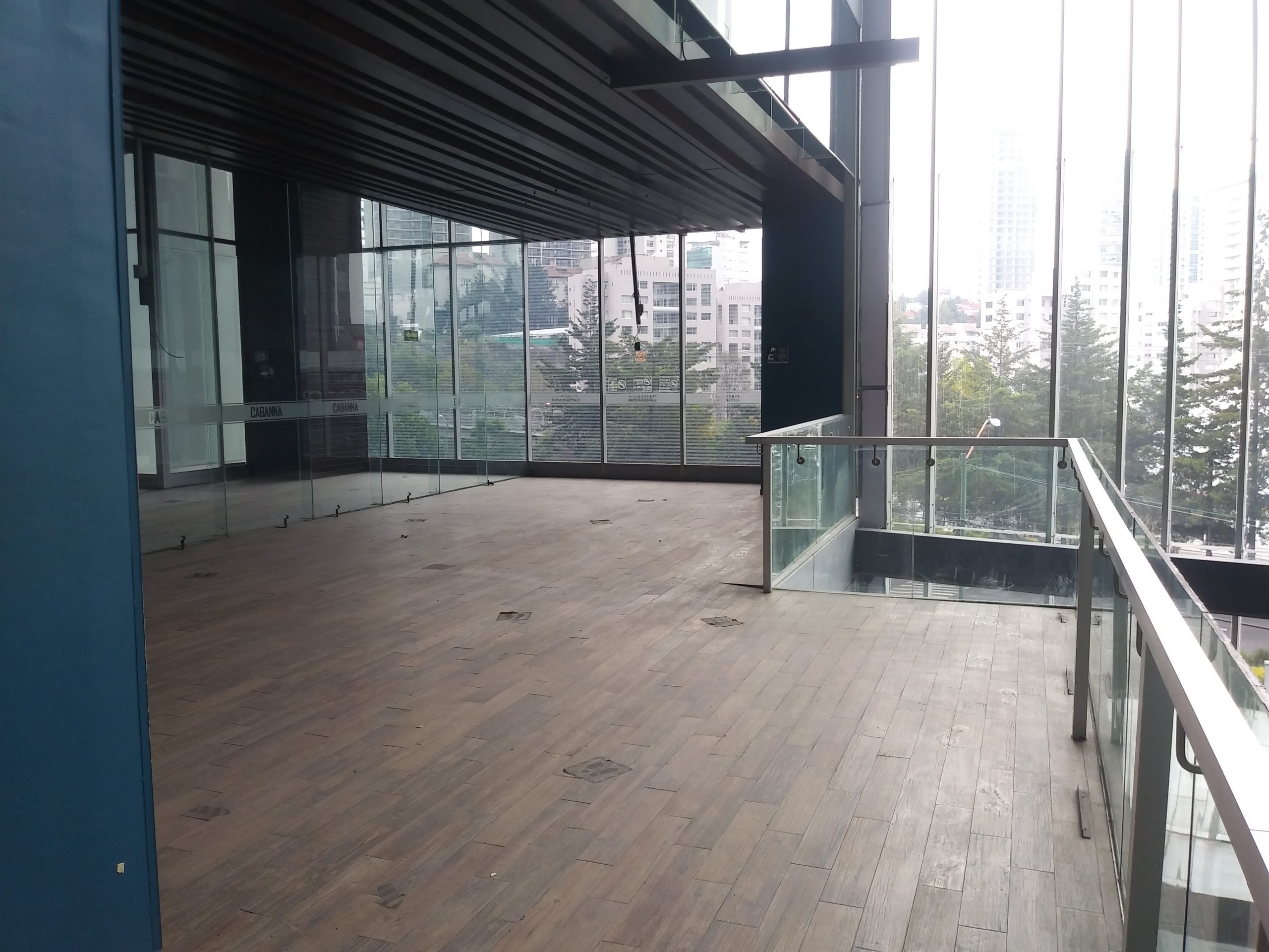RENTA: Local comercial en Escape Santa Fe, ciudad de México
