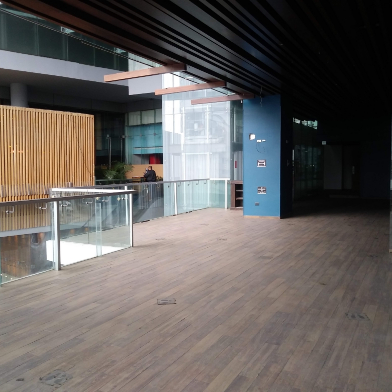RENTA: Local comercial en Escape Santa Fe, ciudad de México