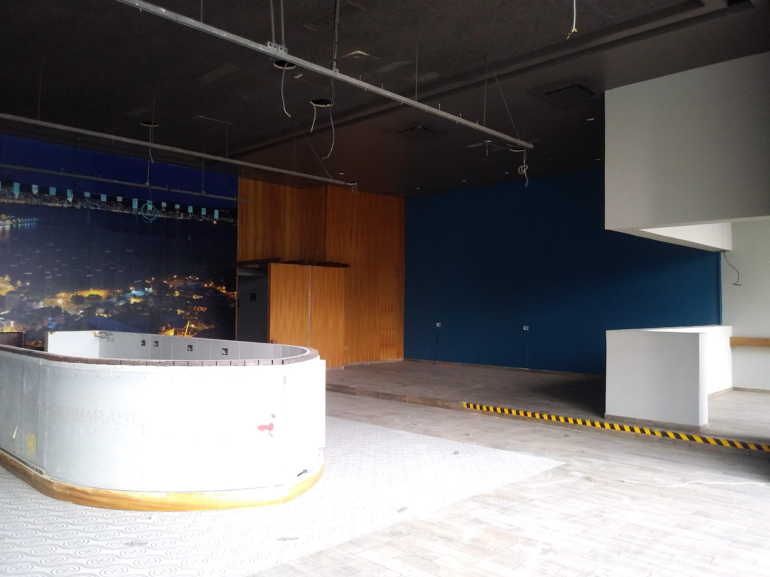 RENTA: Local comercial en Escape Santa Fe, ciudad de México