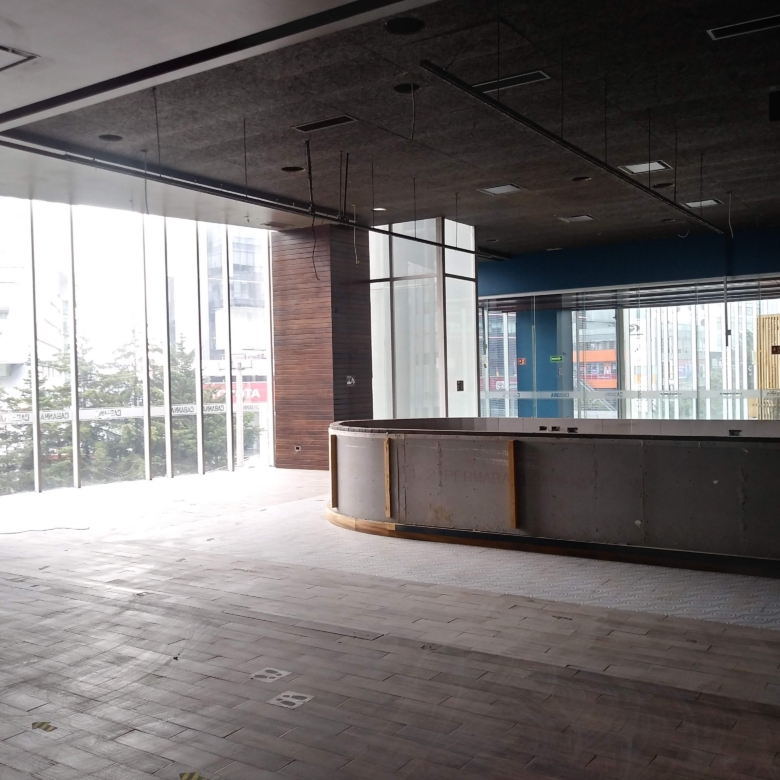 RENTA: Local comercial en Escape Santa Fe, ciudad de México