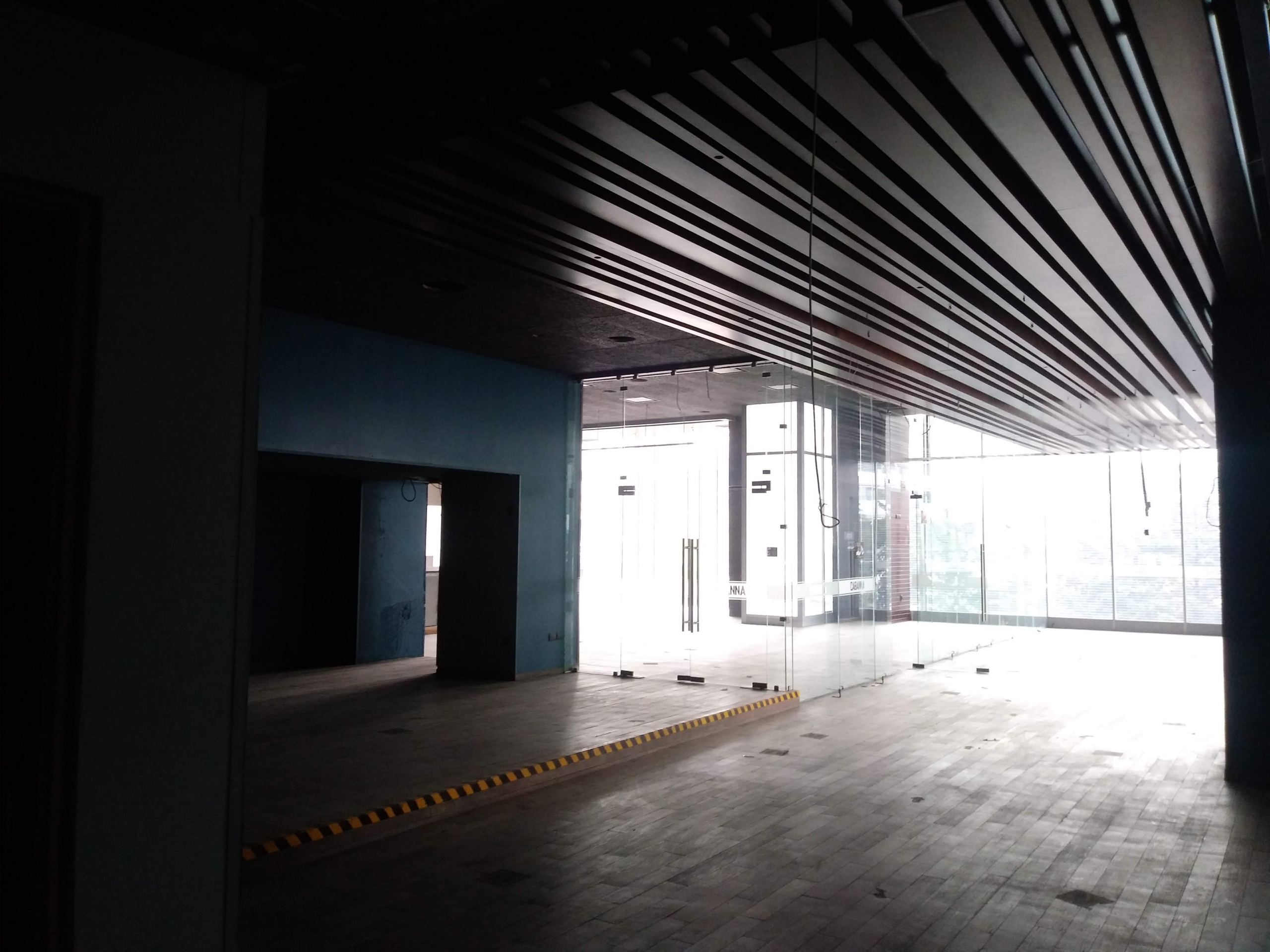 RENTA: Local comercial en Escape Santa Fe, ciudad de México