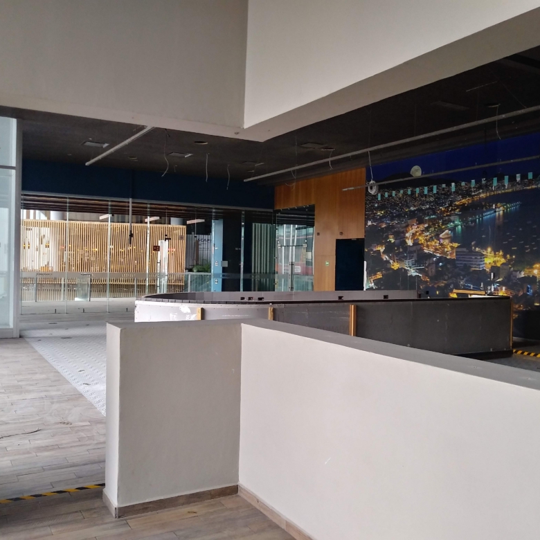 RENTA: Local comercial en Escape Santa Fe, ciudad de México