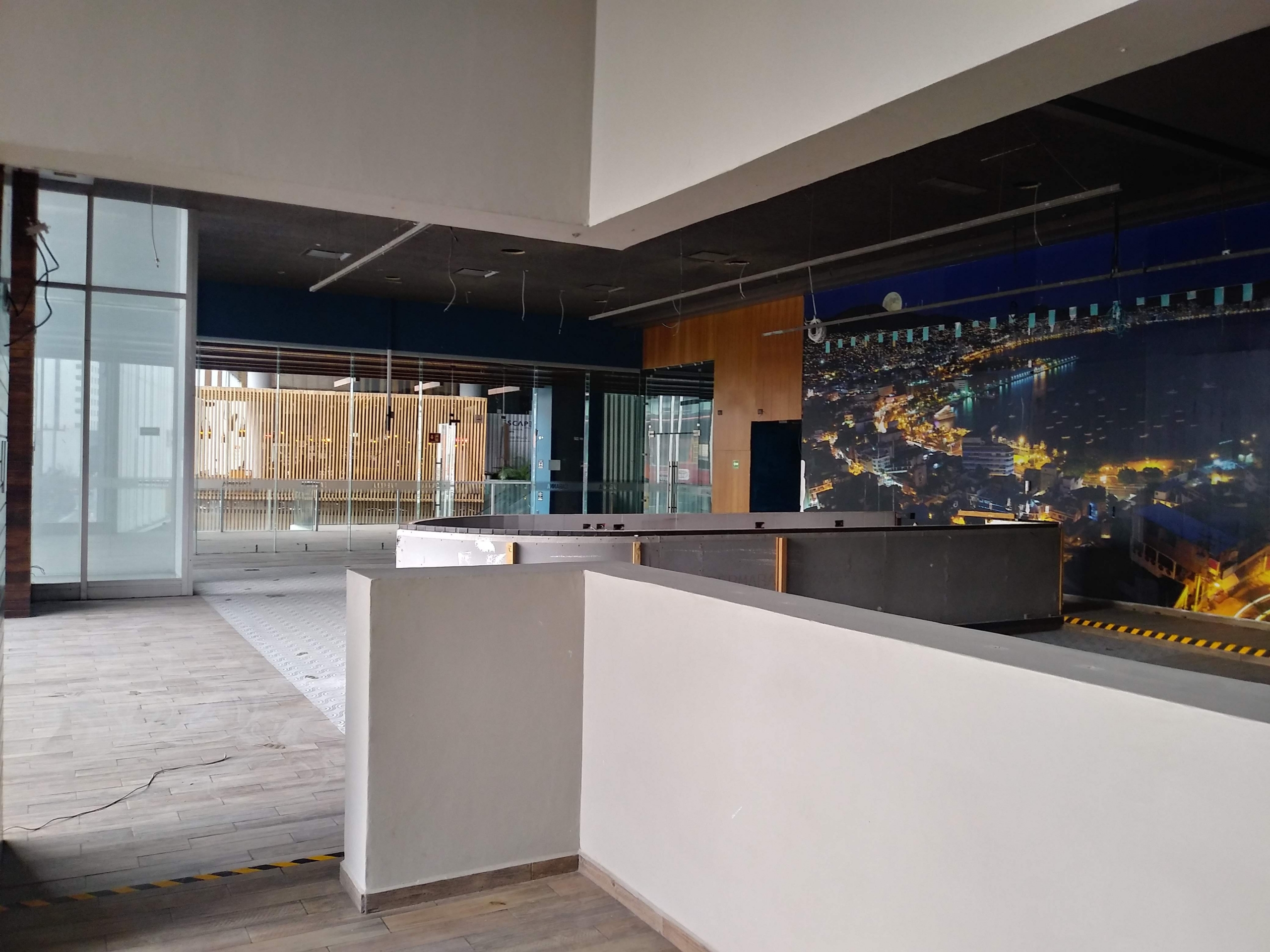 RENTA: Local comercial en Escape Santa Fe, ciudad de México