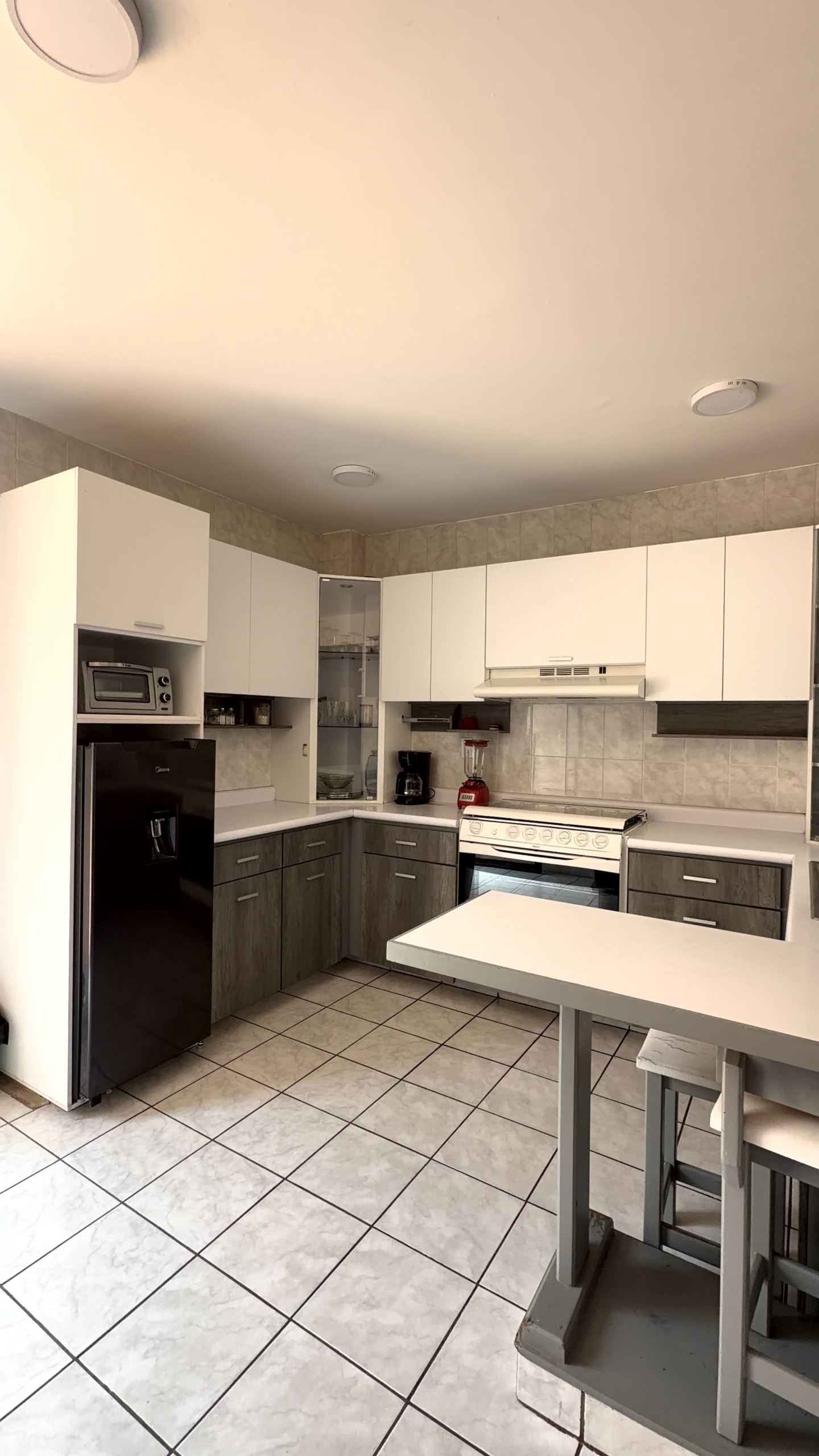 CASA EN VENTA CON ALBERCA Y PALAPA EN AV SIMBOLOS PATRIOS