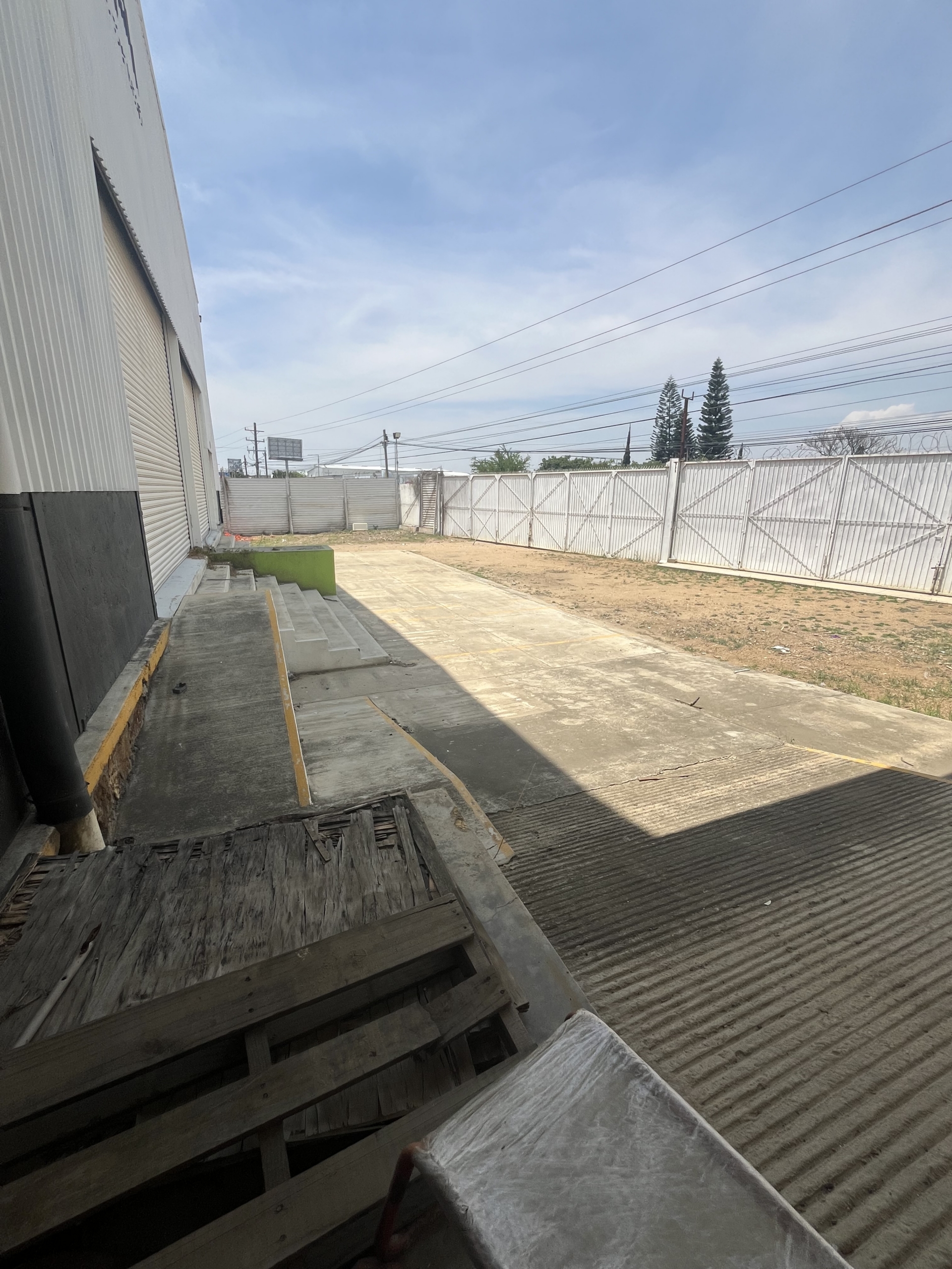 BODEGA EN CARRETRA CRISTOBAL COLON 1600 M2
