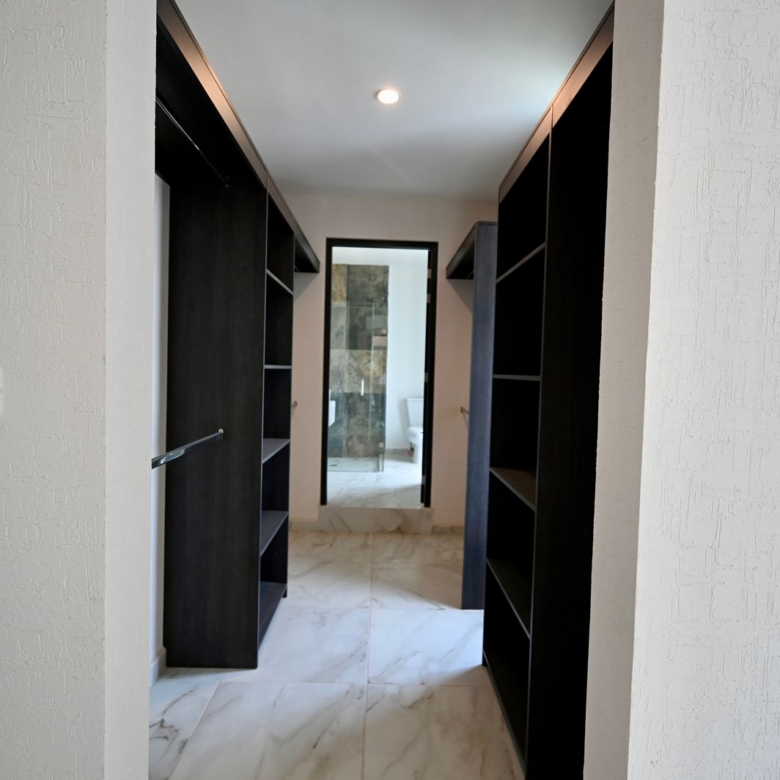 HERMOSA RESIDENCIA/FRACCIONAMIENTO RAMBLAS LOS CABOS /VILLA DE POZOS, S.L.P.