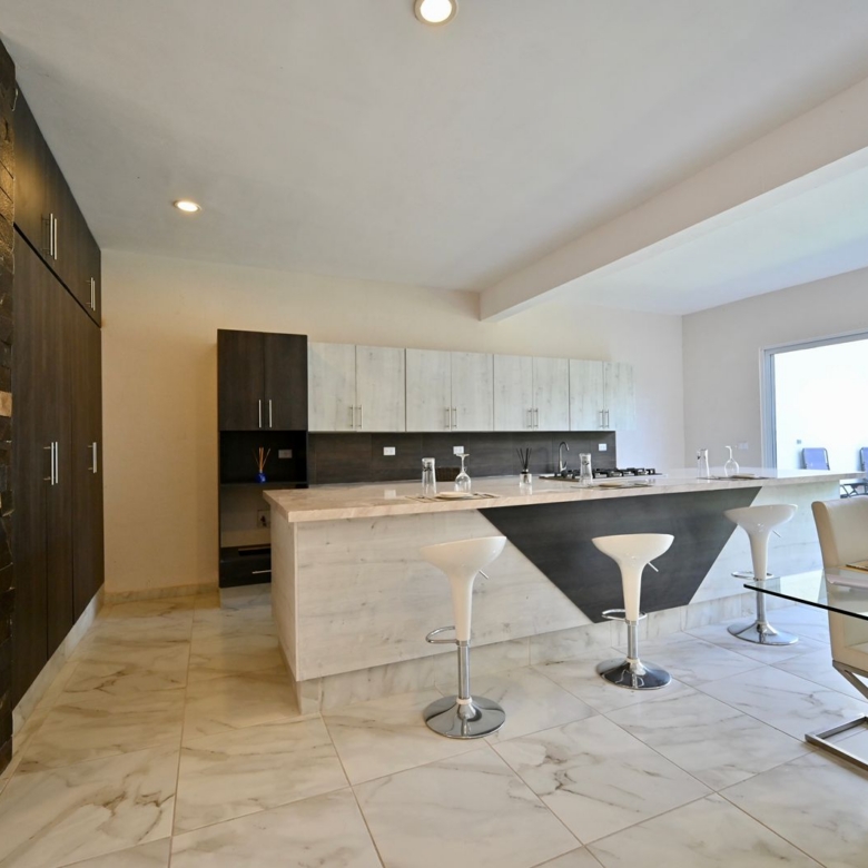 HERMOSA RESIDENCIA/FRACCIONAMIENTO RAMBLAS LOS CABOS /VILLA DE POZOS, S.L.P.
