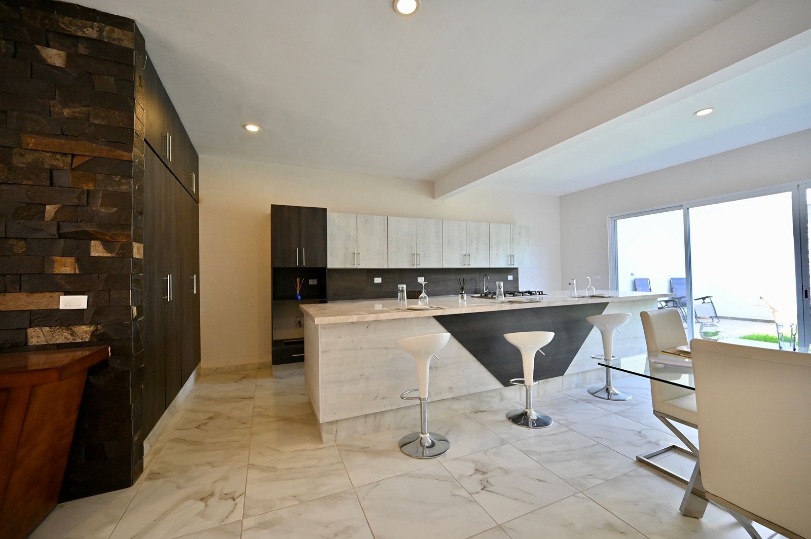 HERMOSA RESIDENCIA/FRACCIONAMIENTO RAMBLAS LOS CABOS /VILLA DE POZOS, S.L.P.