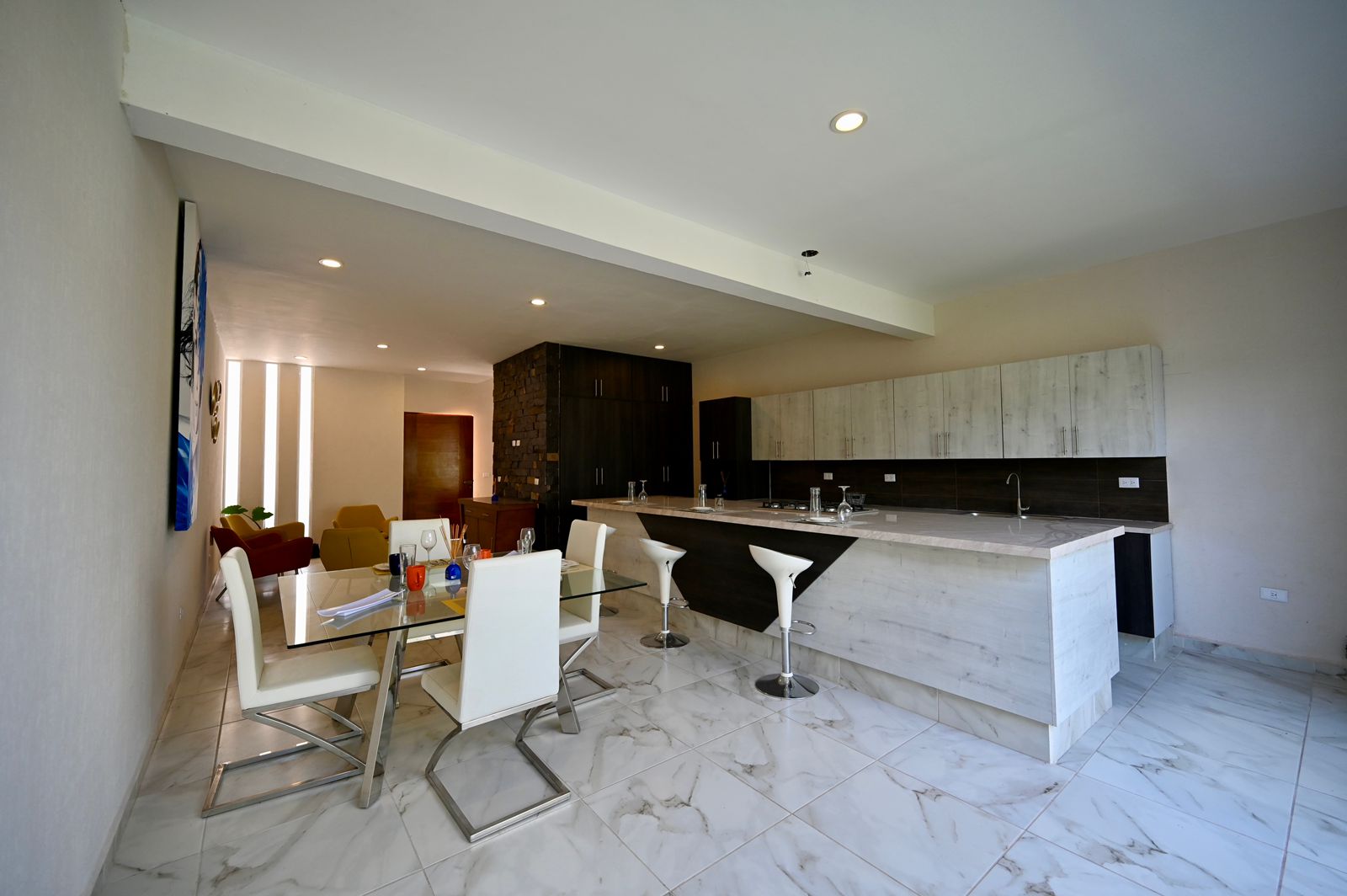 HERMOSA RESIDENCIA/FRACCIONAMIENTO RAMBLAS LOS CABOS /VILLA DE POZOS, S.L.P.