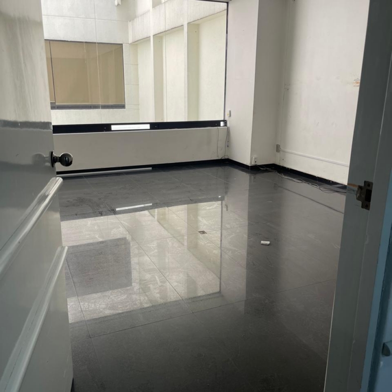 VENTA: Oficina en edificio ubicado en Radiatas 46, Bosques de las Lomas , Cuajimalpa, CDMX.