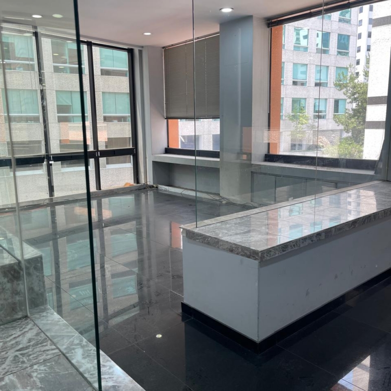 VENTA: Oficina en edificio ubicado en Radiatas 46, Bosques de las Lomas , Cuajimalpa, CDMX.