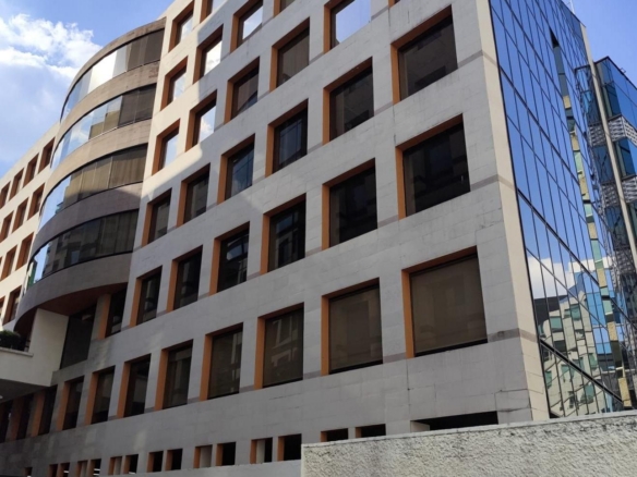 VENTA: Oficina en edificio ubicado en Radiatas 46, Bosques de las Lomas , Cuajimalpa, CDMX.