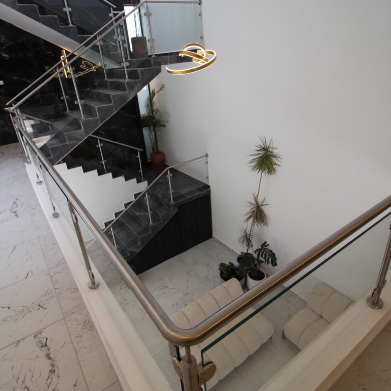 HERMOSA RESIDENCIA VILLAMAGNA/560 Metros de Construcción!