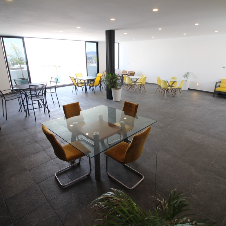 HERMOSA RESIDENCIA VILLAMAGNA/560 Metros de Construcción!