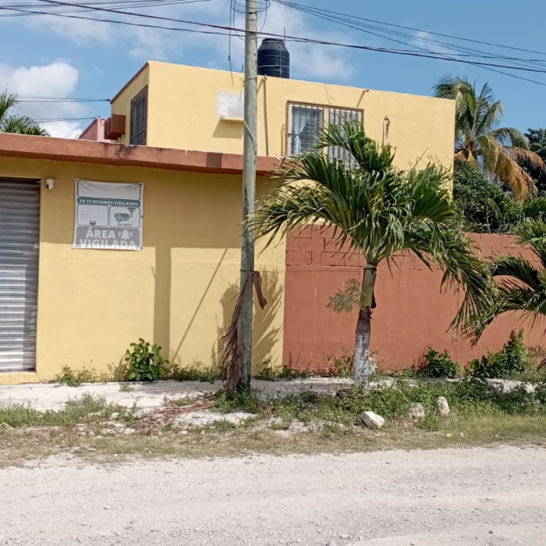 Casa de 2 Niveles con Local Comercial Independiente en Esquina – Cancún, Quintana Roo
