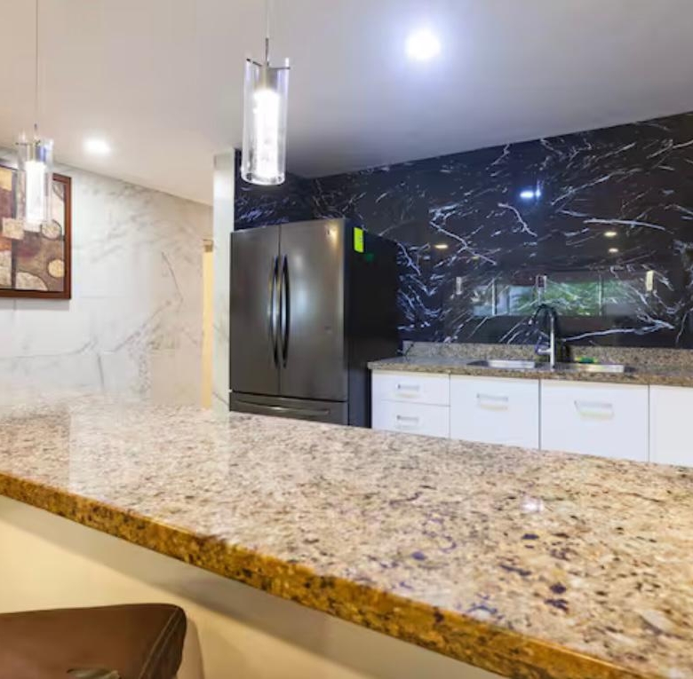 DEPARTAMENTO EN RENTA A UNOS PASOS DEL MAR – PLAYA DEL CARMEN