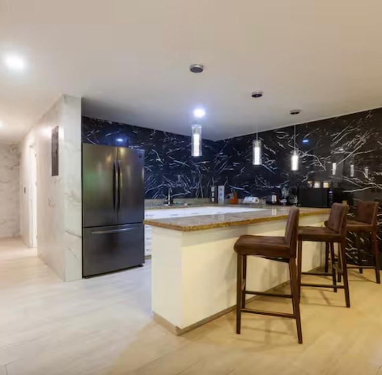 DEPARTAMENTO EN RENTA A UNOS PASOS DEL MAR – PLAYA DEL CARMEN