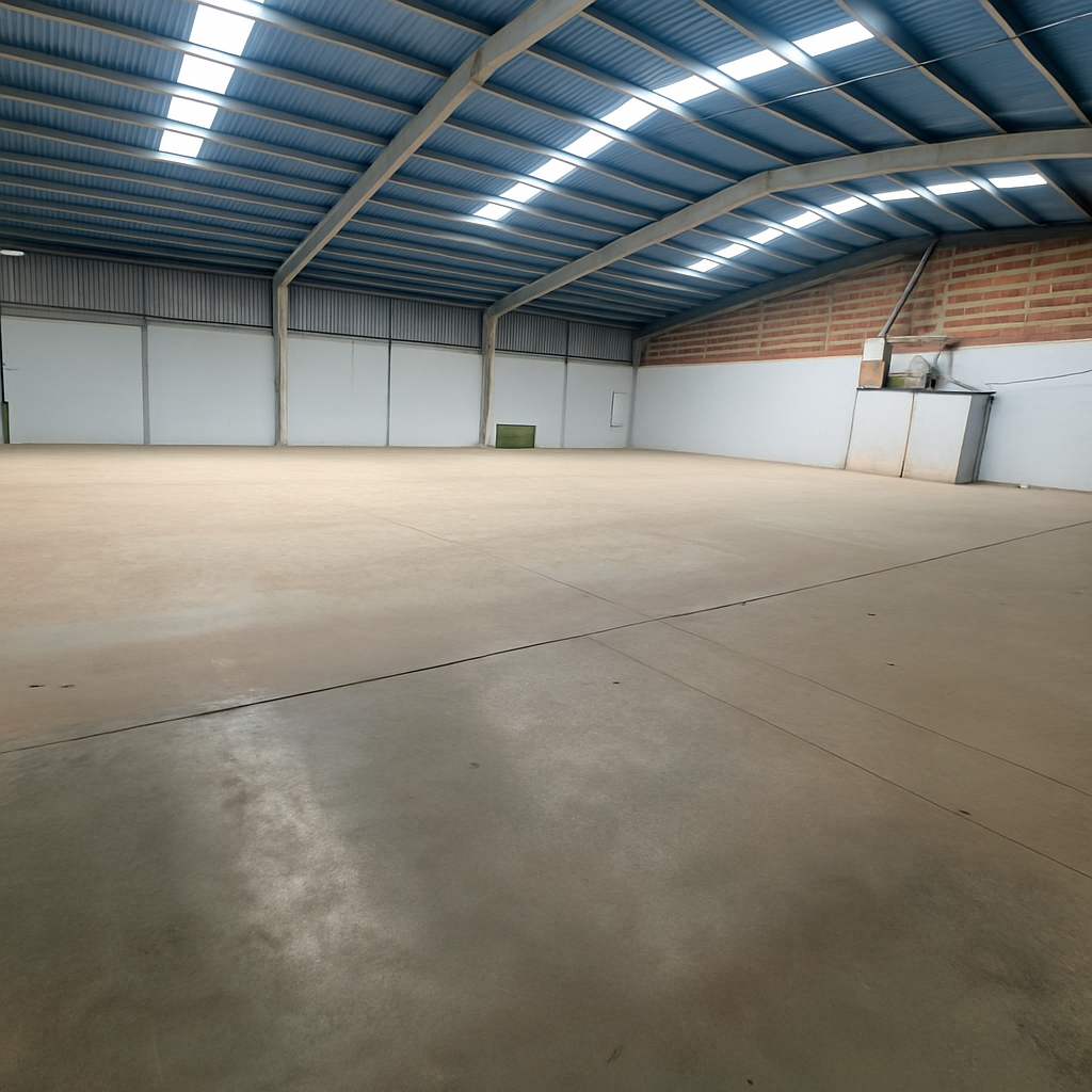 BODEGA EN CARRETRA CRISTOBAL COLON 1600 M2