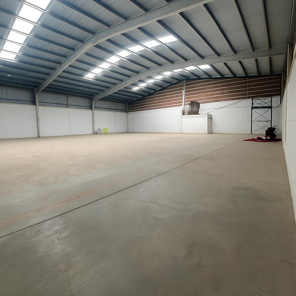 BODEGA EN CARRETRA CRISTOBAL COLON 1600 M2