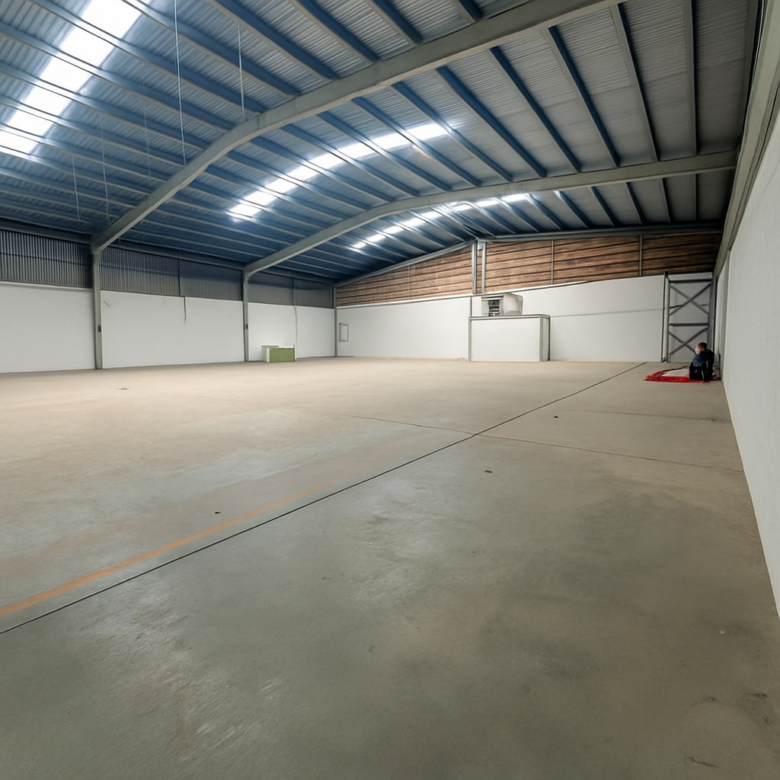 BODEGA EN CARRETRA CRISTOBAL COLON 1600 M2