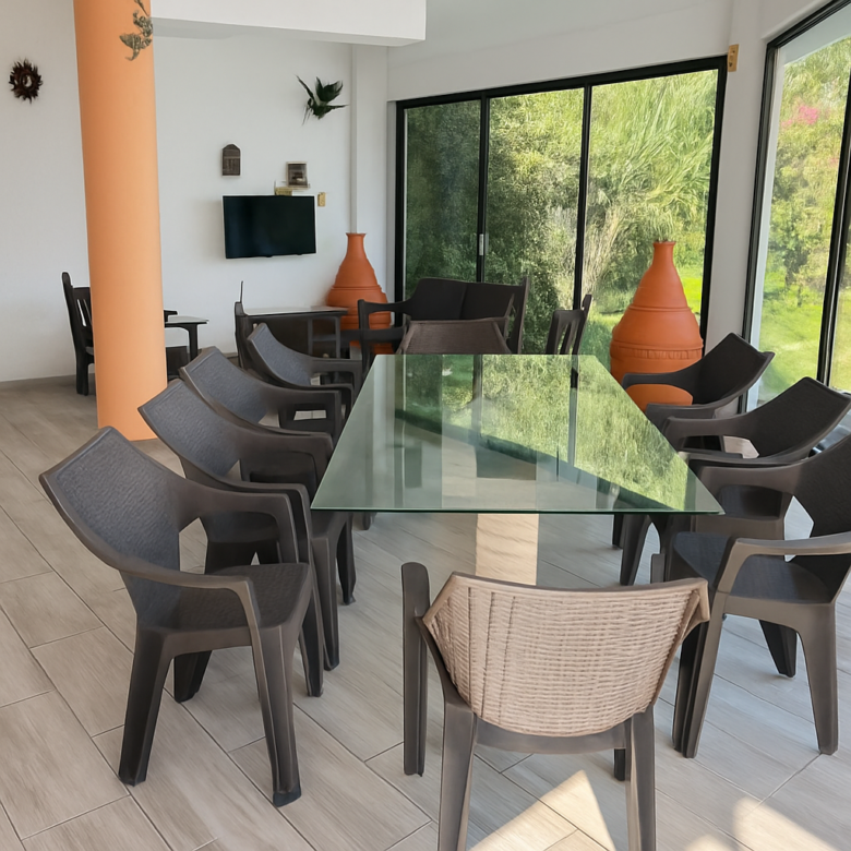 CASA EN VENTA CON ALBERCA Y PALAPA EN AV SIMBOLOS PATRIOS