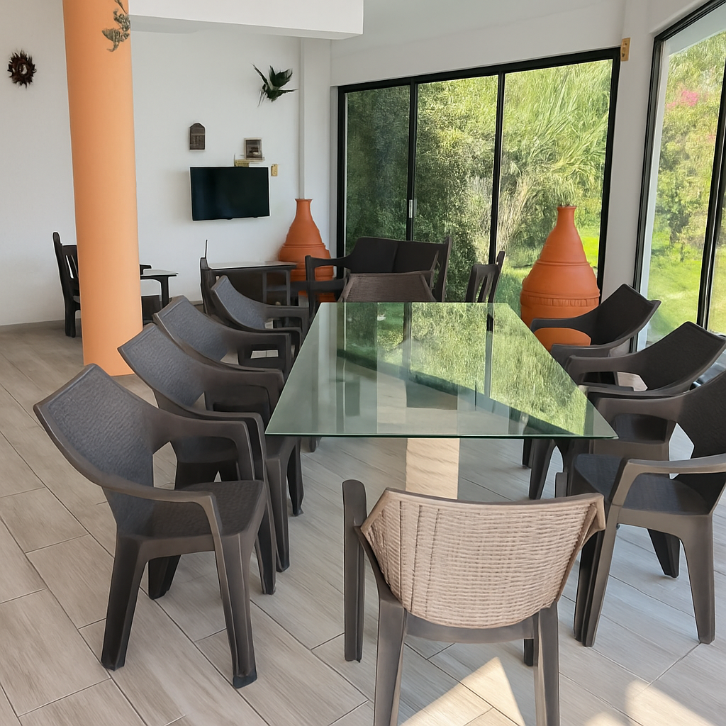 CASA EN VENTA CON ALBERCA Y PALAPA EN AV SIMBOLOS PATRIOS