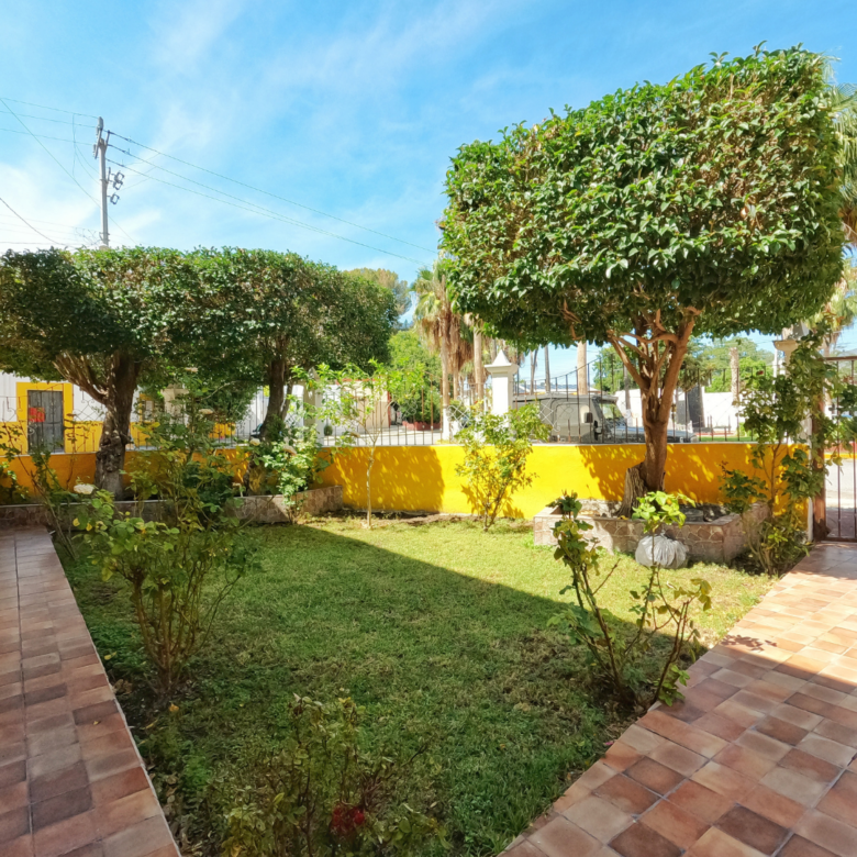🏡 ¡Casa con alberca en venta Parras Coah.! 🏡