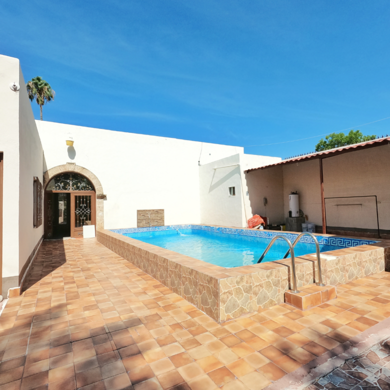 🏡 ¡Casa con alberca en venta Parras Coah.! 🏡
