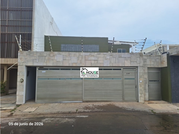 Hermosa residencia con amplio jardín