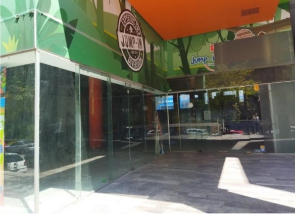 RENTA: Local Comercial en Interlomas muy amplio y excelente altura