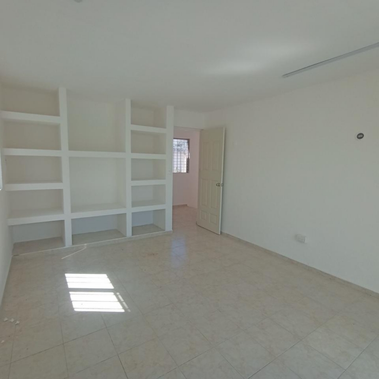 Casa de 2 Niveles en Venta sobre Avenida Principal de Playa del Carmen