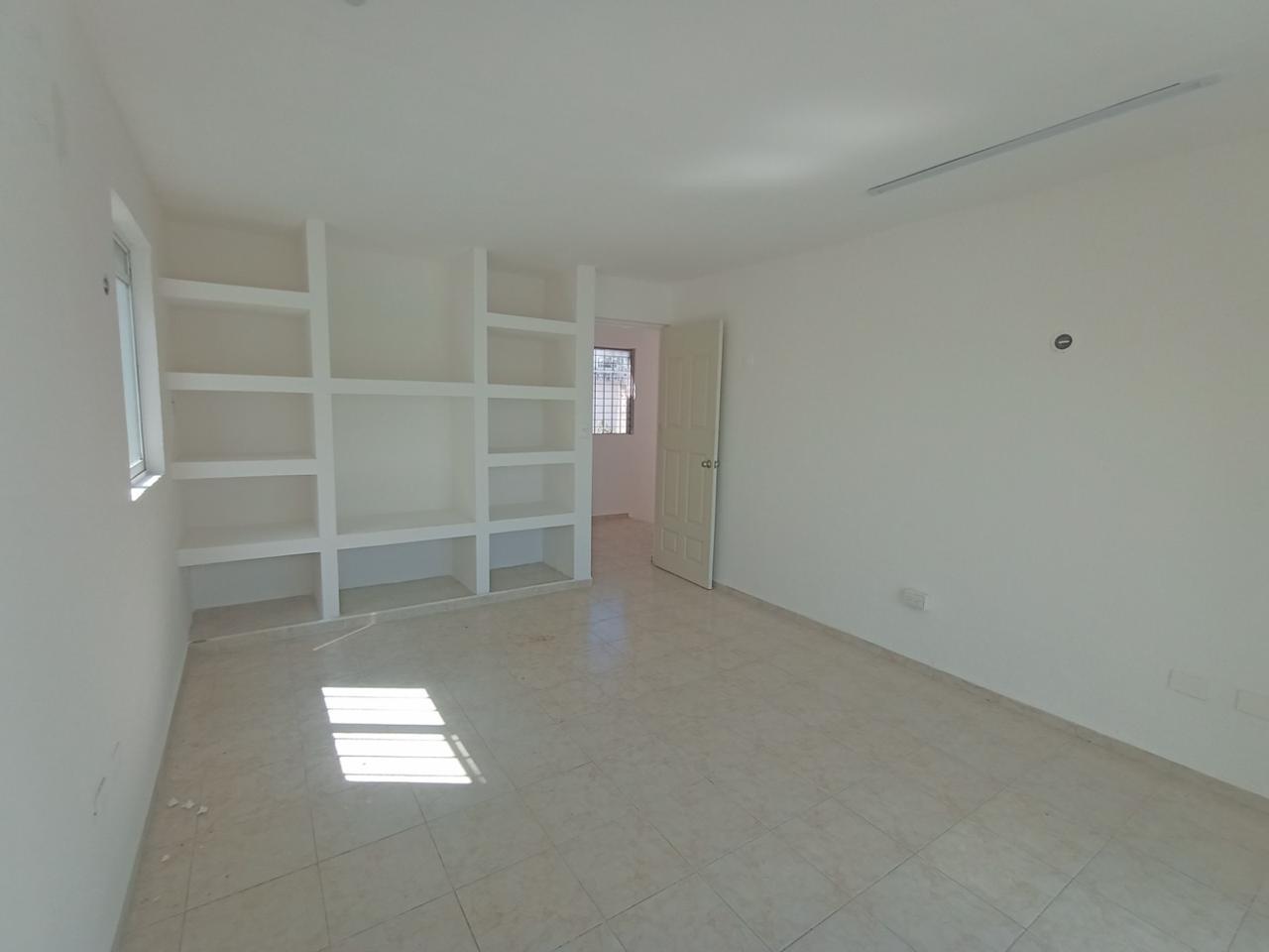 Casa de 2 Niveles en Venta sobre Avenida Principal de Playa del Carmen