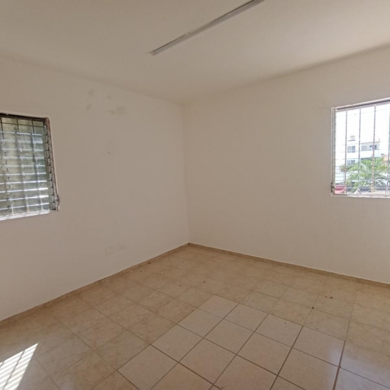 Casa de 2 Niveles en Venta sobre Avenida Principal de Playa del Carmen