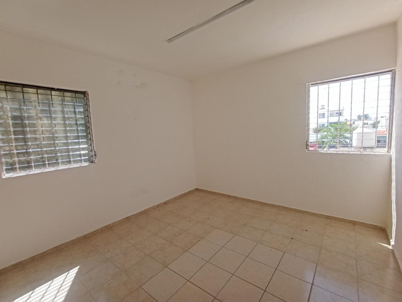 Casa de 2 Niveles en Venta sobre Avenida Principal de Playa del Carmen