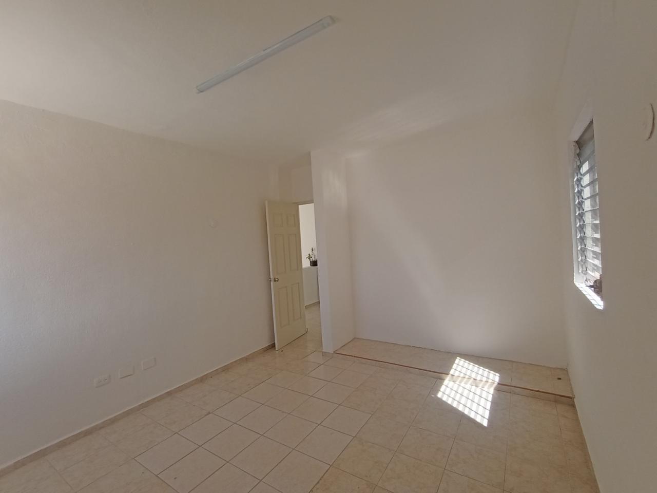 Casa de 2 Niveles en Venta sobre Avenida Principal de Playa del Carmen