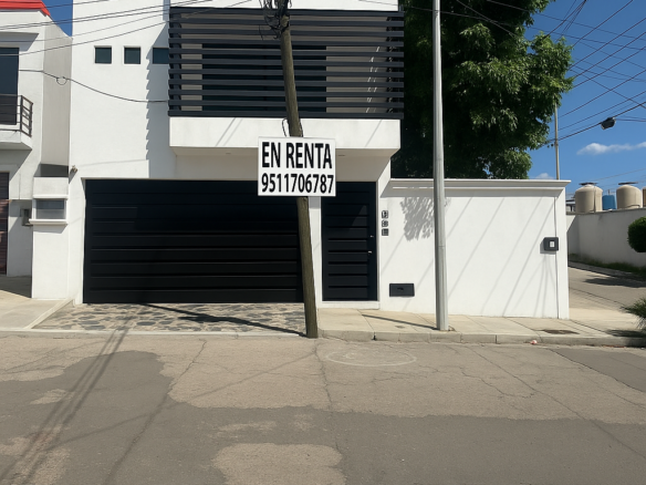 **Renta Casa Espaciosa de 6 Recámaras en Excelente Ubicación Comercial – Col. Volcanes**
