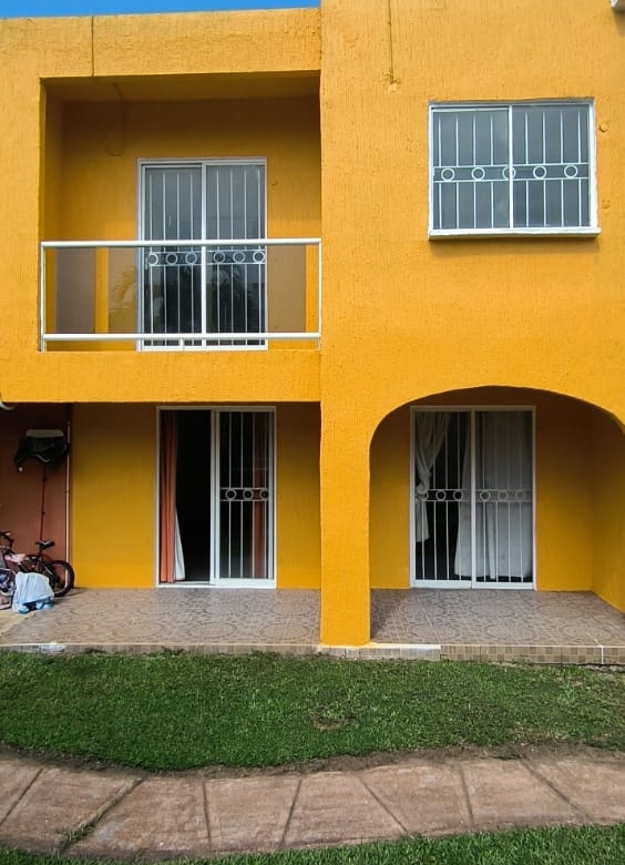Casa en Claustro Privado con Alberca | Puerto Esmeralda