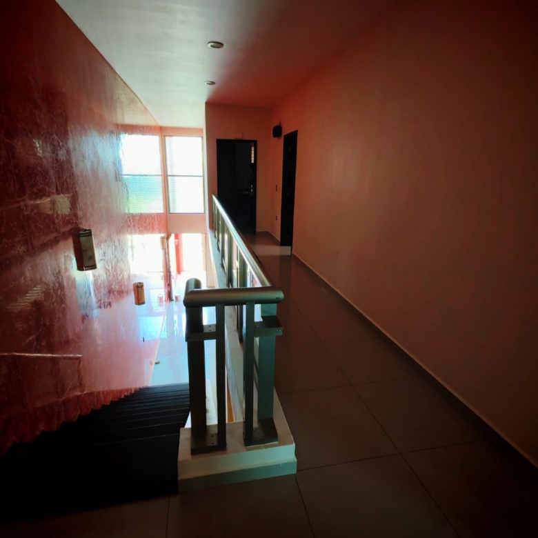 Residencia de Lujo con Alberca, Estudio y Oficina Independiente l Col. Paraíso