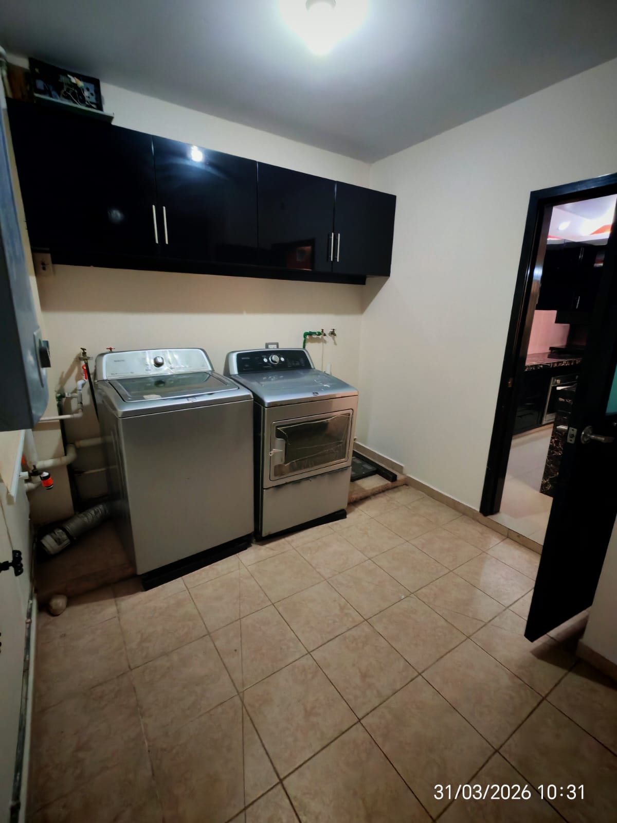 Residencia de Lujo con Alberca, Estudio y Oficina Independiente l Col. Paraíso