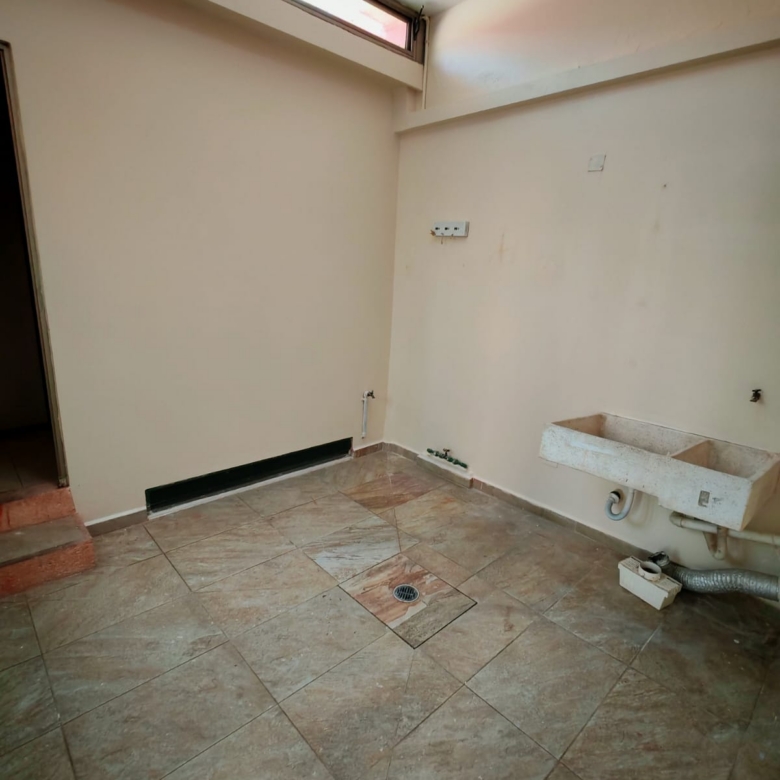 Residencia de Lujo con Alberca, Estudio y Oficina Independiente l Col. Paraíso