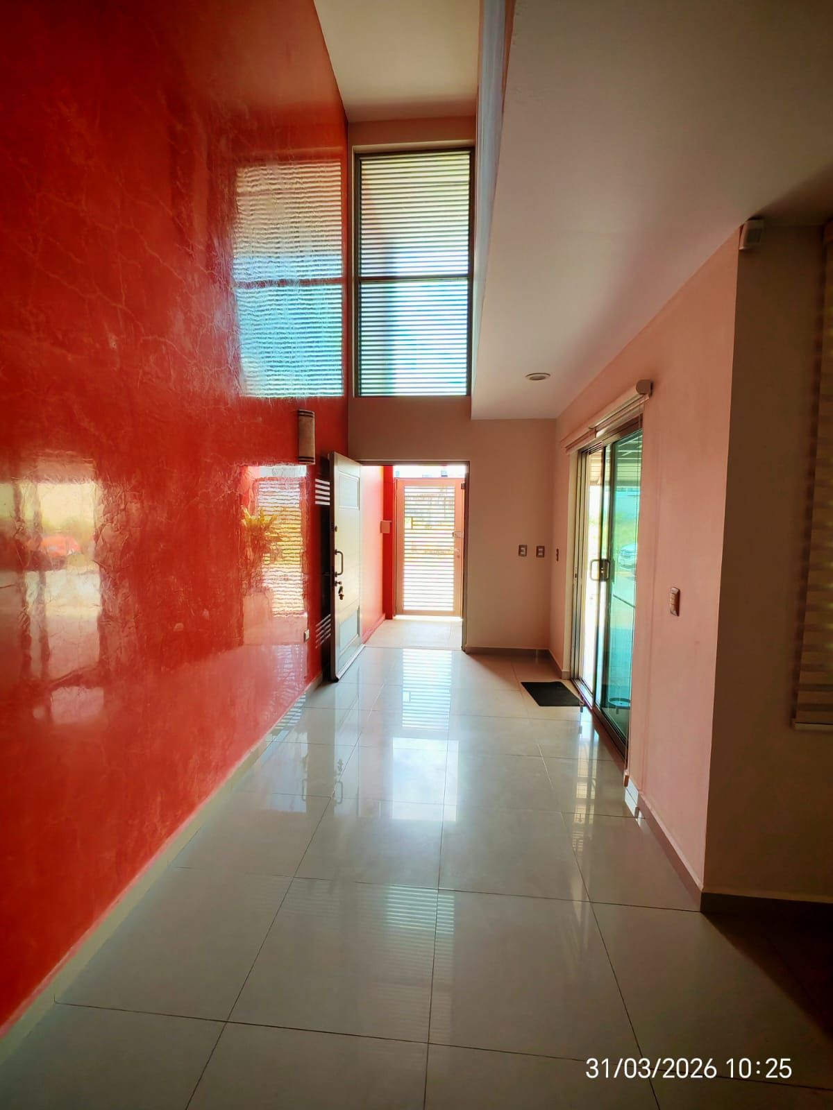 Residencia de Lujo con Alberca, Estudio y Oficina Independiente l Col. Paraíso