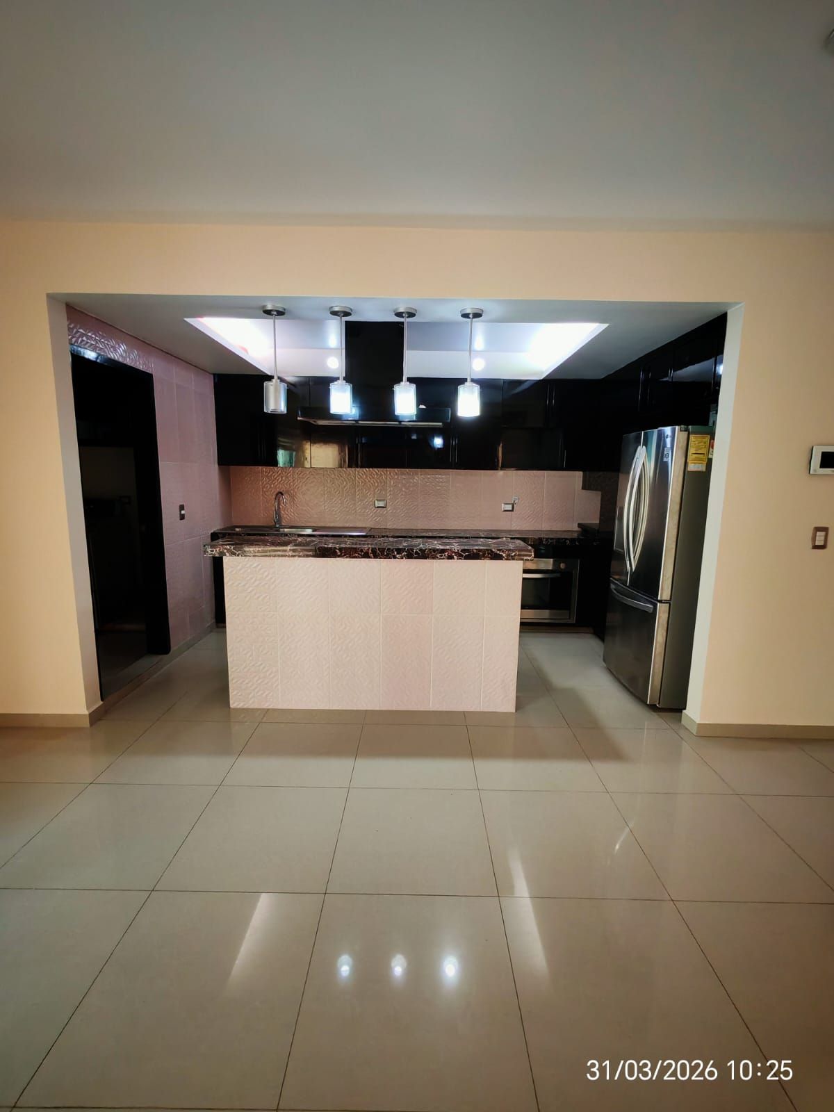 Residencia de Lujo con Alberca, Estudio y Oficina Independiente l Col. Paraíso