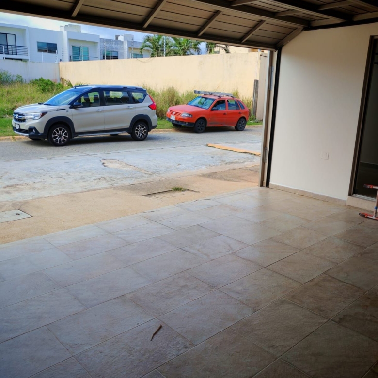 Residencia de Lujo con Alberca, Estudio y Oficina Independiente l Col. Paraíso