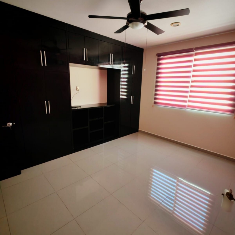 Residencia de Lujo con Alberca, Estudio y Oficina Independiente l Col. Paraíso