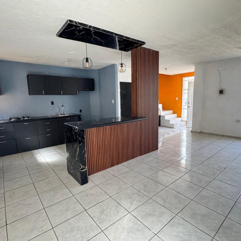 Casa en Privada Santa Fe | Fracc. Santa Martha — ¡Privacidad y Confort!