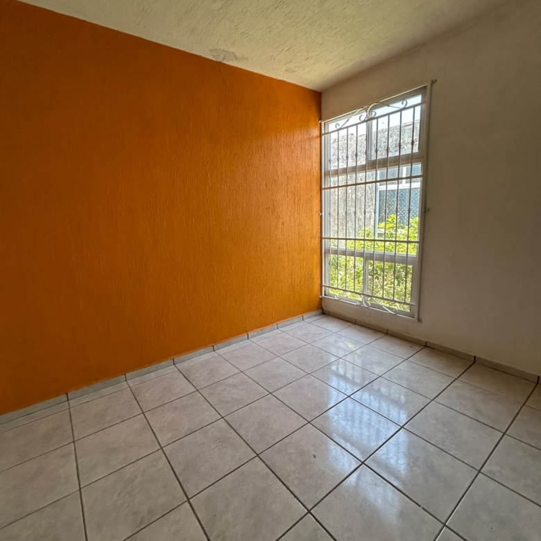 Casa en Privada Santa Fe | Fracc. Santa Martha — ¡Privacidad y Confort!