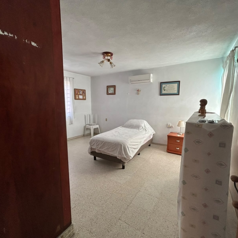 Residencia de Gran Escala y Estructura Impecable en Col. Petrolera | 540 m² de Terreno