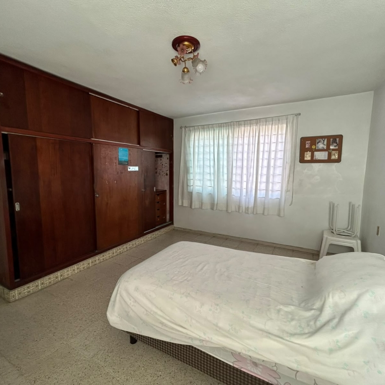 Residencia de Gran Escala y Estructura Impecable en Col. Petrolera | 540 m² de Terreno